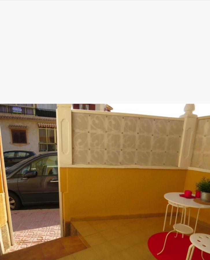 Bonito De Dos Y Piscina